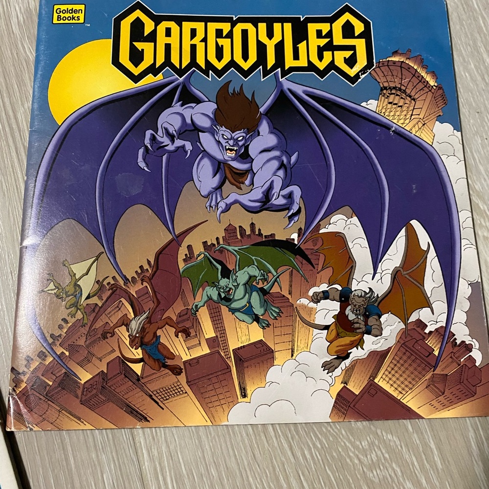 Gargoyles Golden Book and puzzle vintage 1995